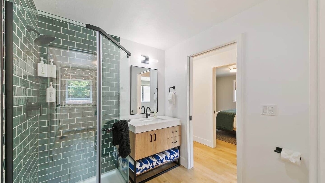 Photo of Bathroom in Depot Bench