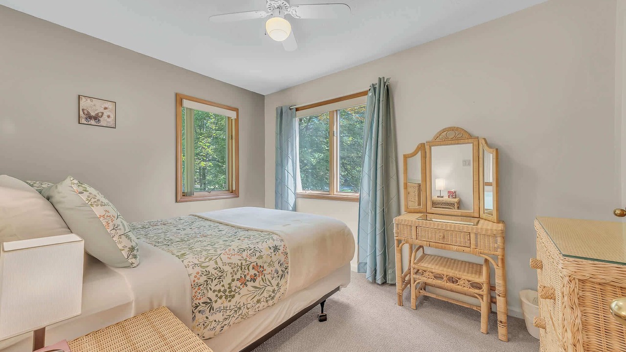 Photo of Bedroom in Lake Ariel