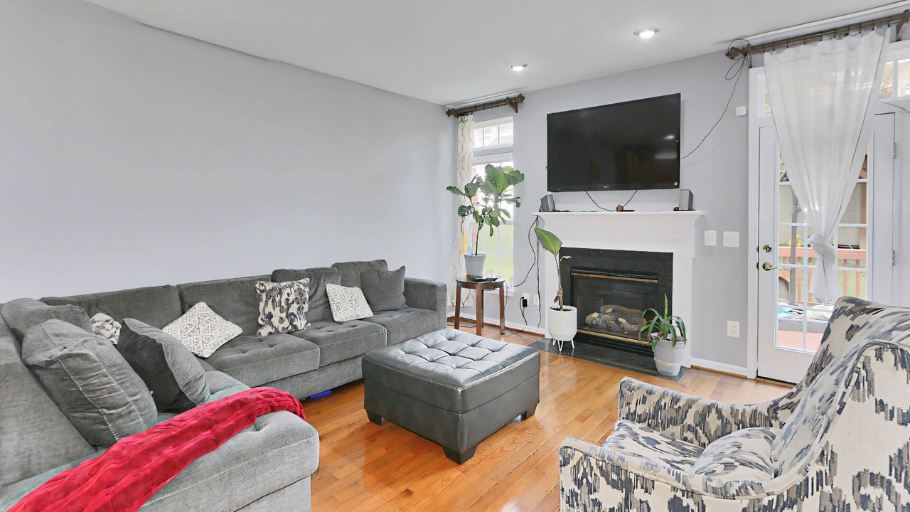 Photo of Livingroom in Lorton