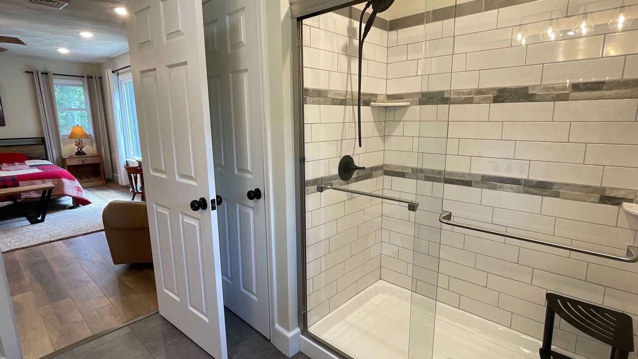 Photo of Bathroom in Saxton