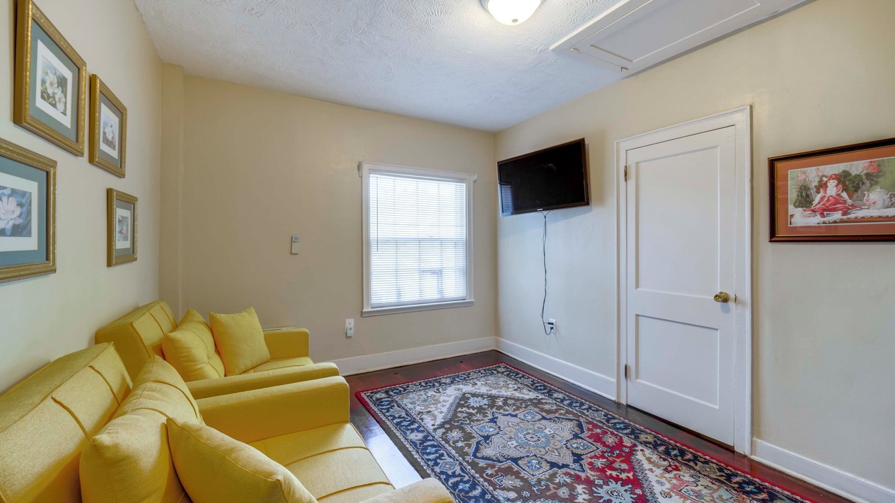 Photo of Livingroom in Conneaut
