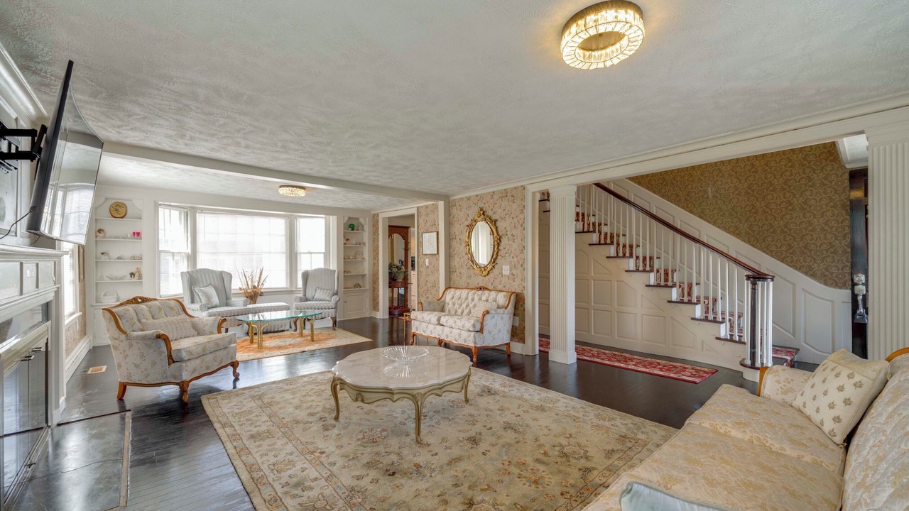 Photo of Livingroom in Conneaut