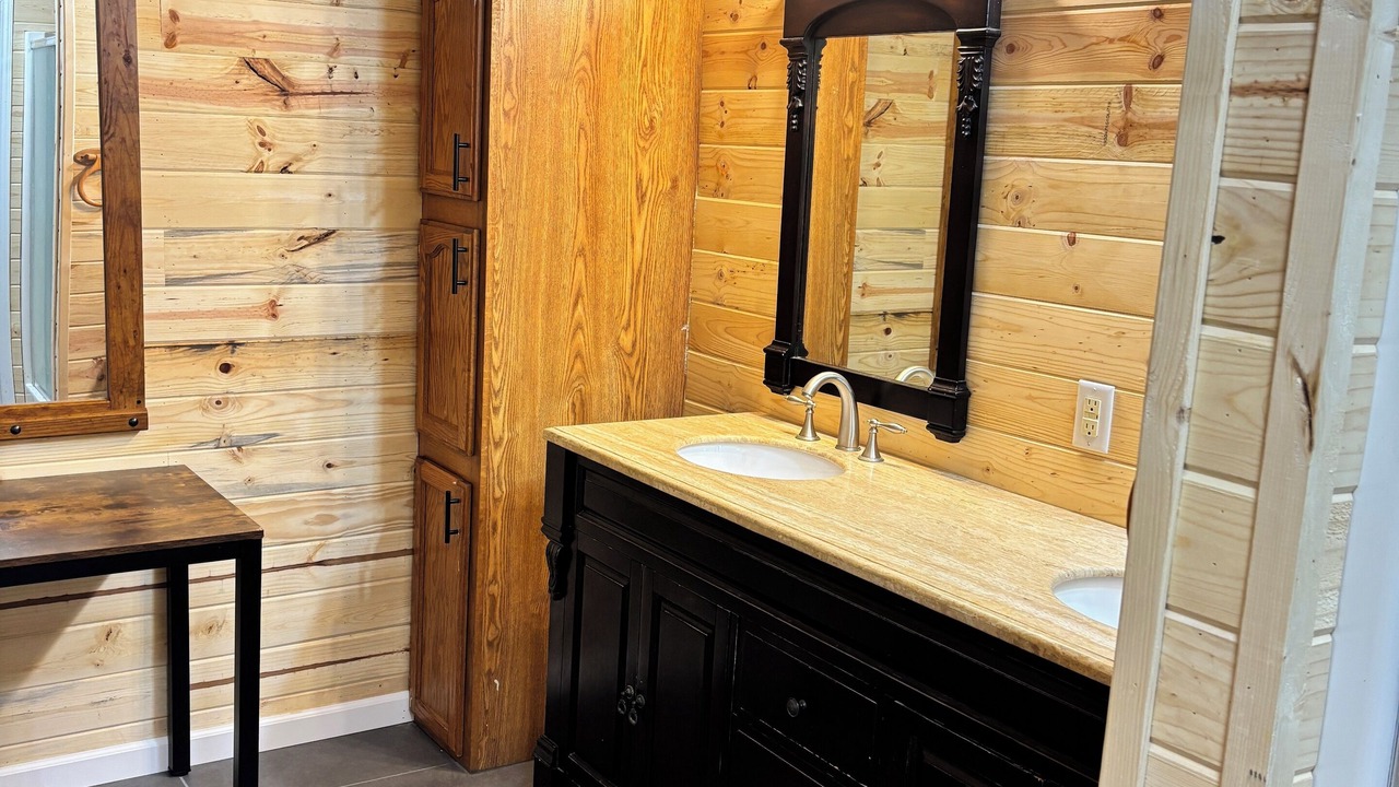 Photo of Bathroom in Red Jacket
