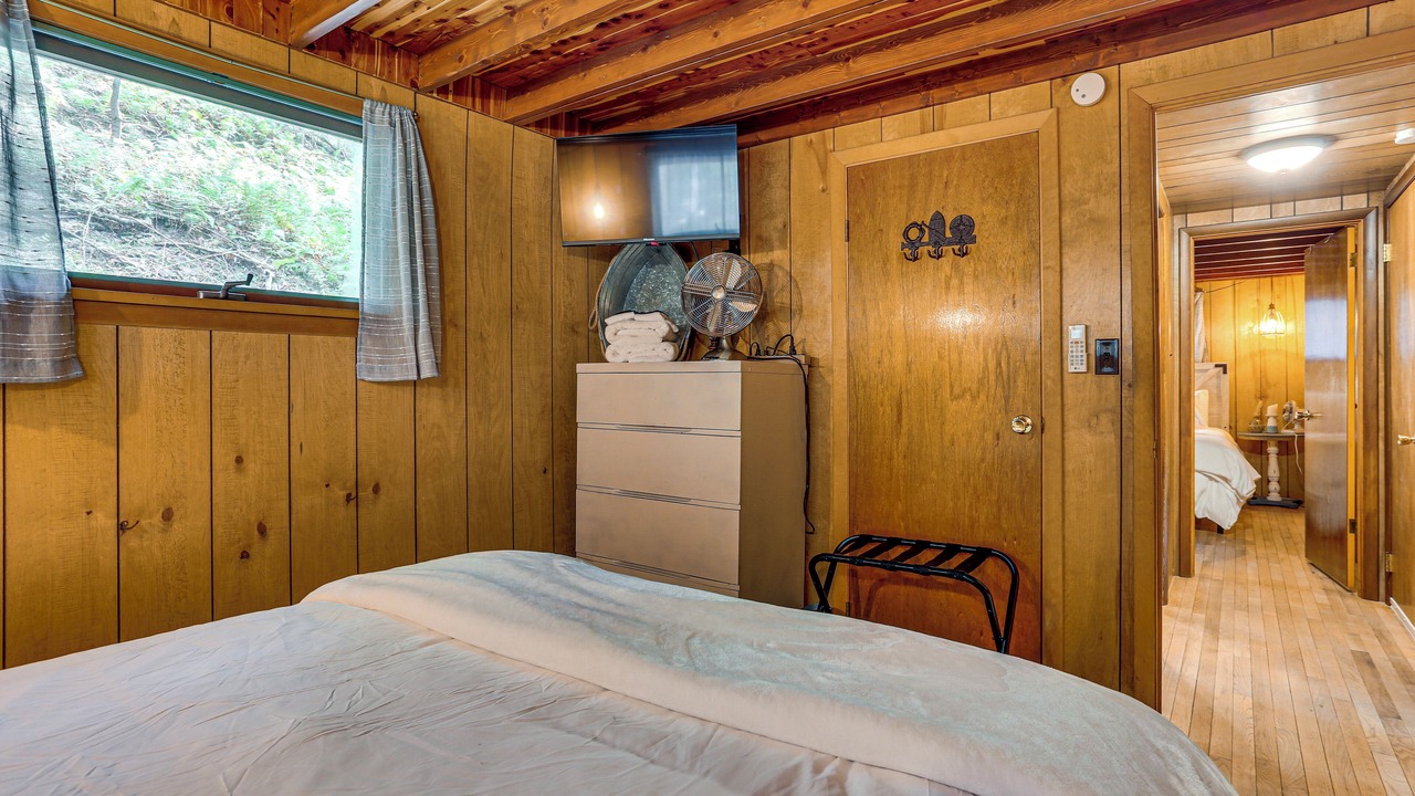 Photo of Bedroom in Greentown