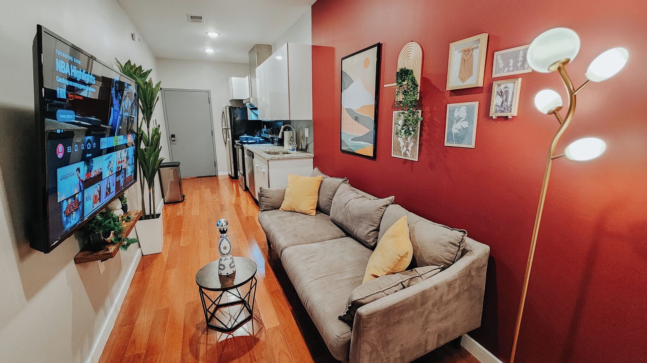 Photo of Livingroom in Washington Square West