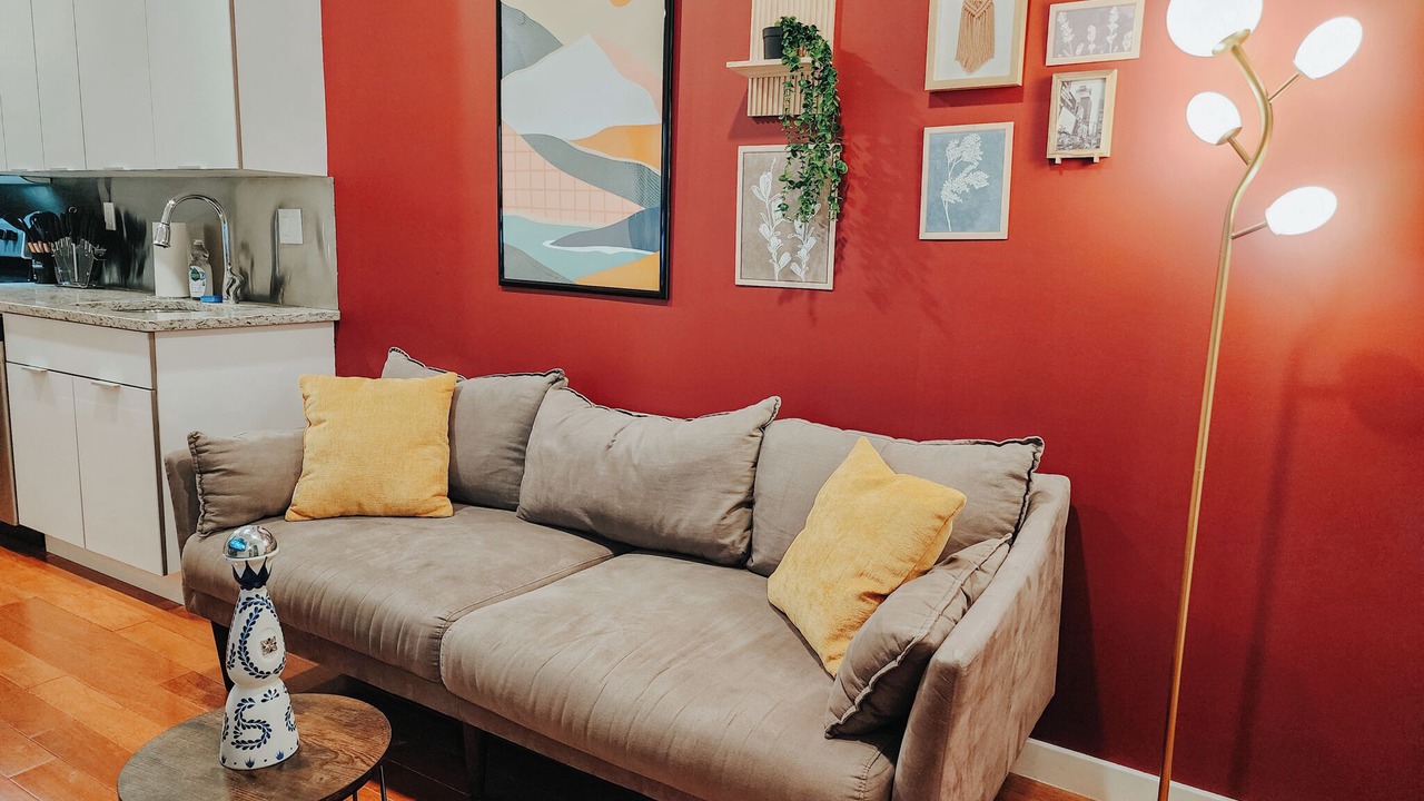 Photo of Livingroom in Washington Square West