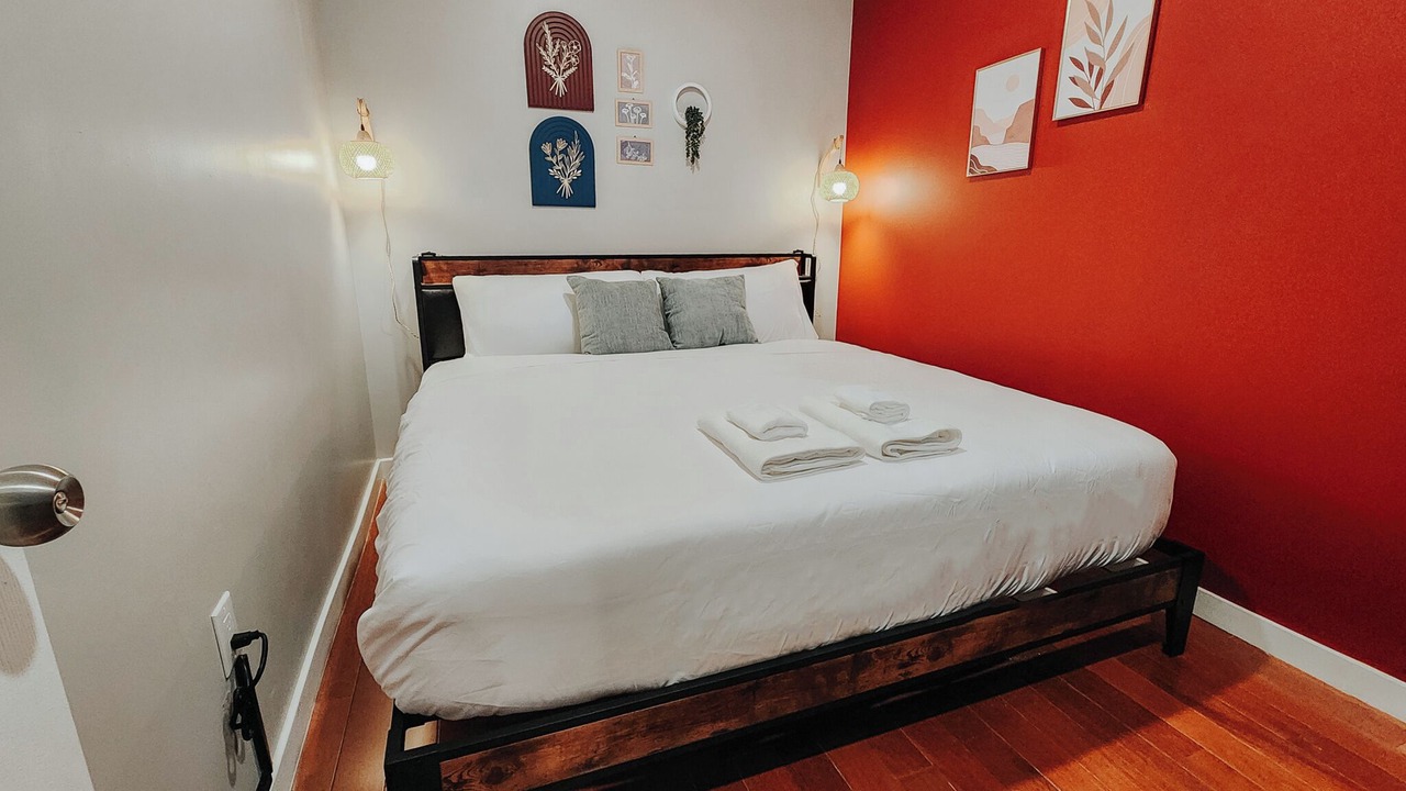 Photo of Bedroom in Washington Square West