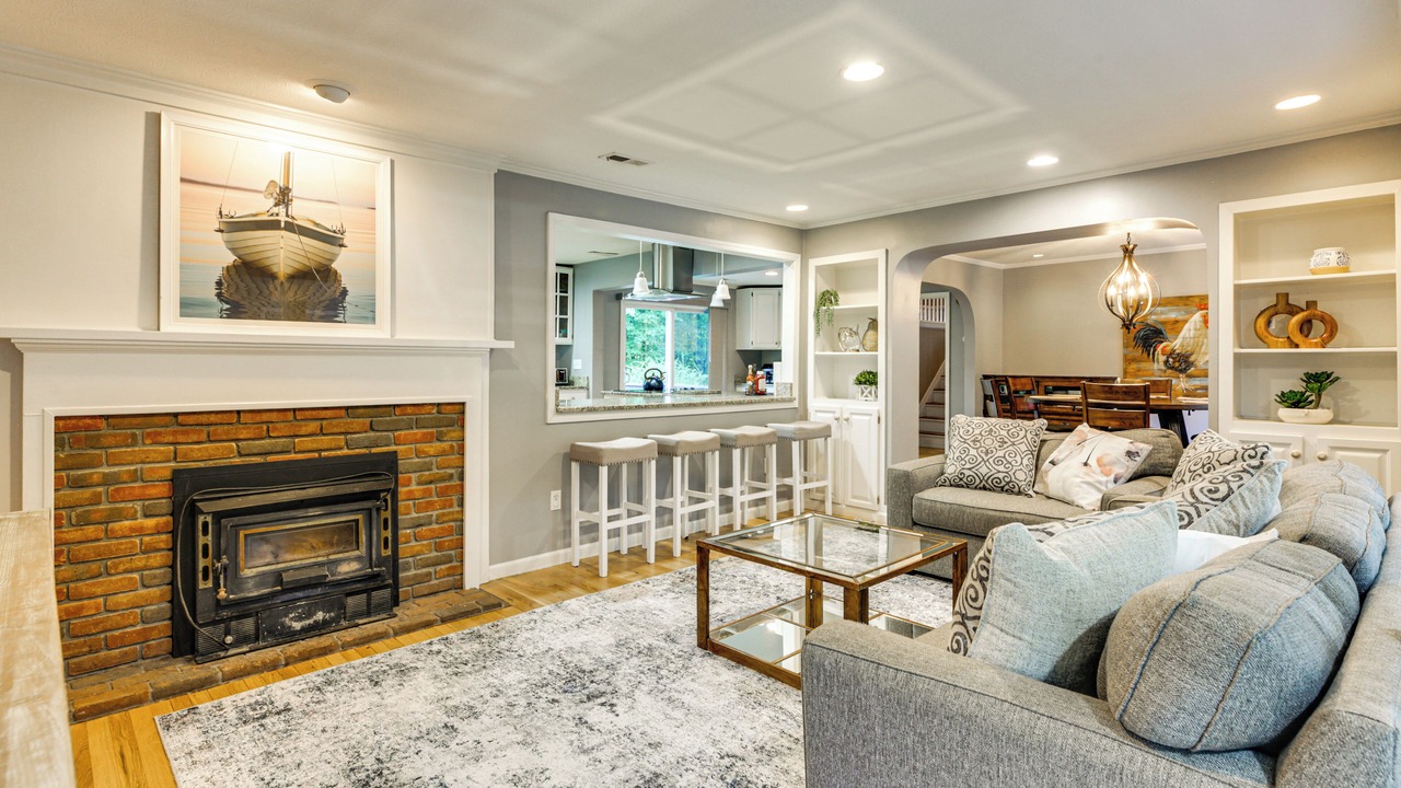 Photo of Livingroom in New Albany