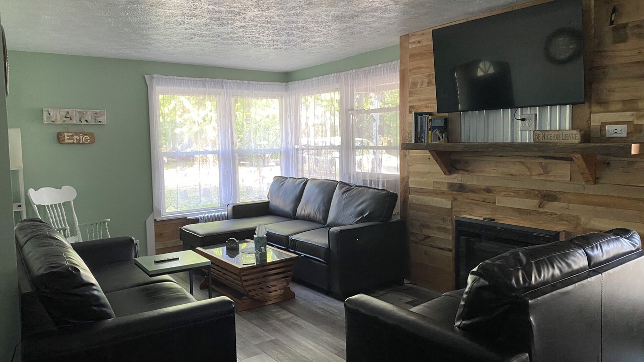 Photo of Livingroom in Ashtabula