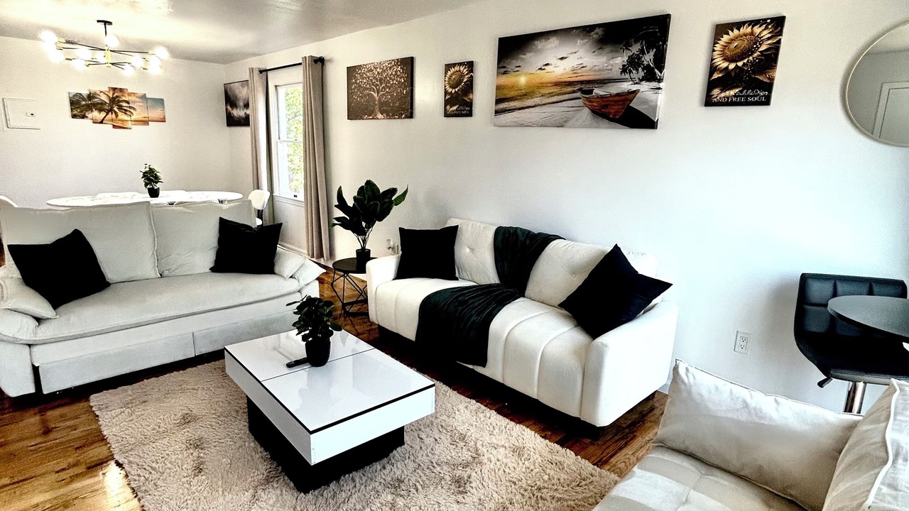 Photo of Livingroom in Ironbound District