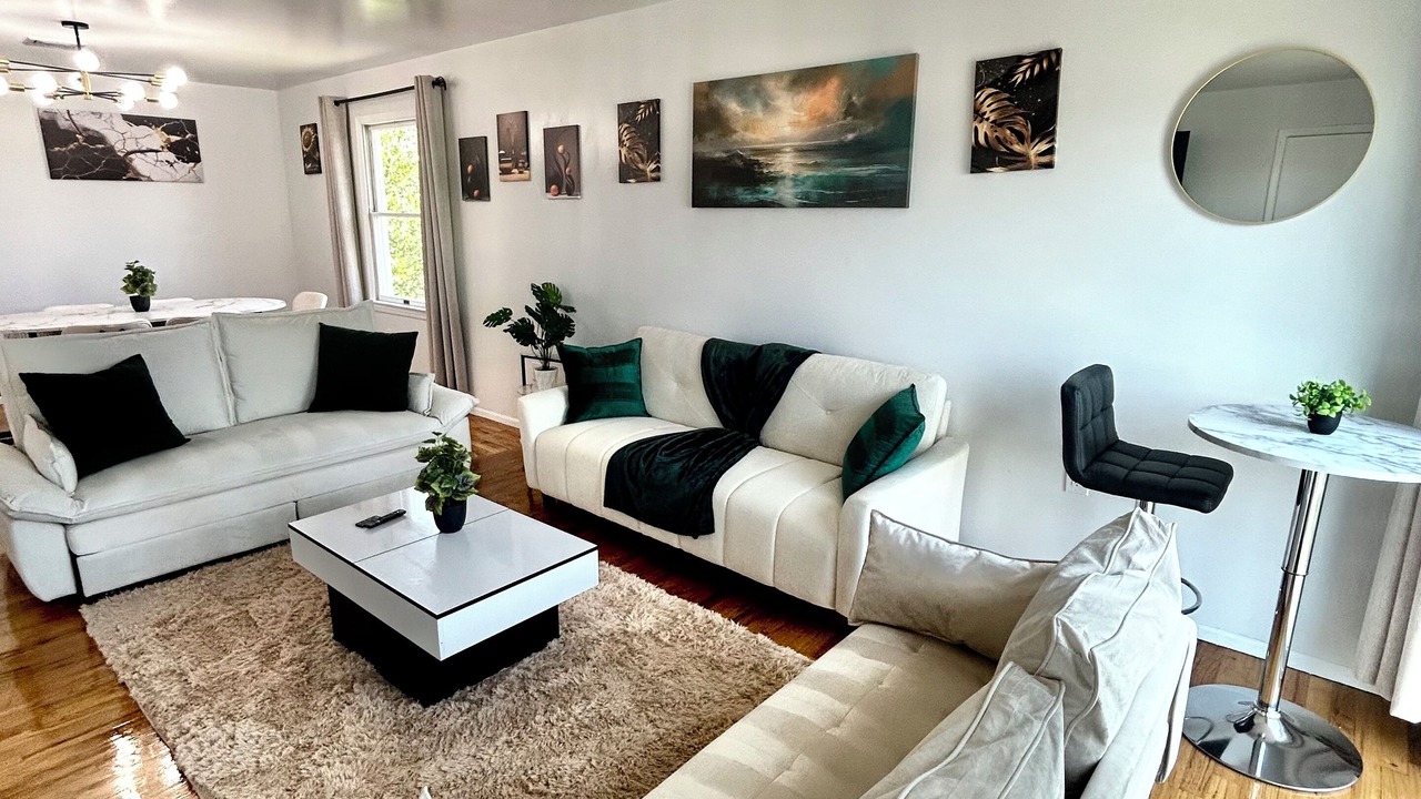 Photo of Livingroom in Ironbound District