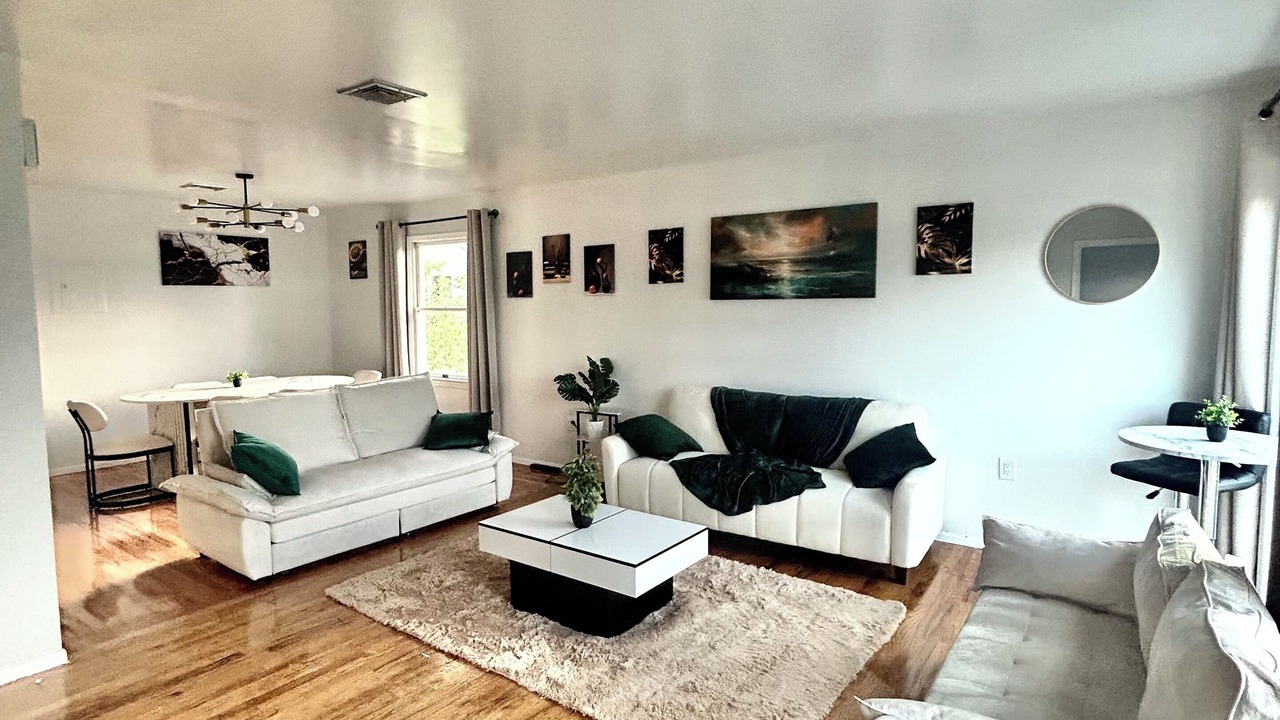 Photo of Livingroom in Ironbound District