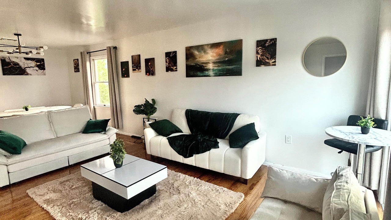 Photo of Livingroom in Ironbound District
