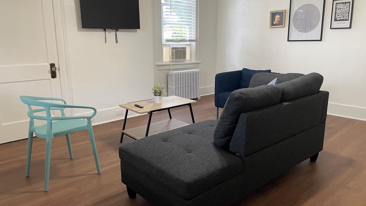 Photo of Livingroom in McKnight
