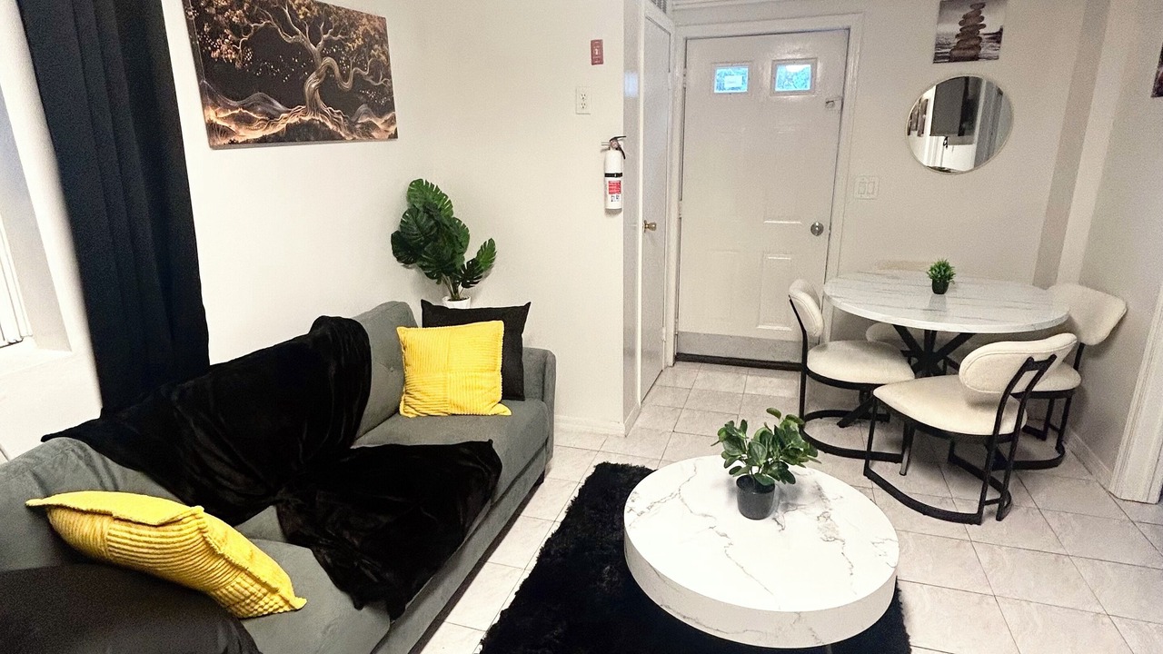 Photo of Livingroom in Ironbound District