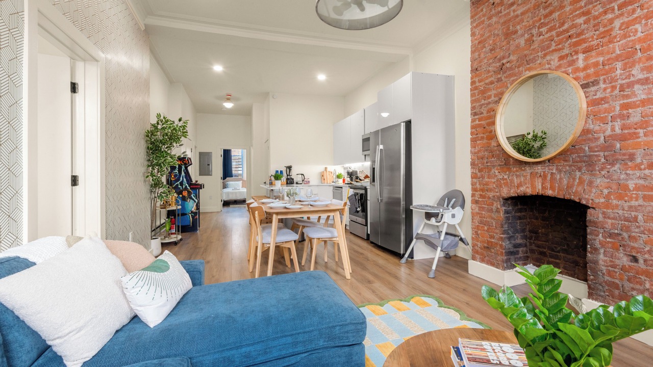 Photo of Livingroom in The Heights