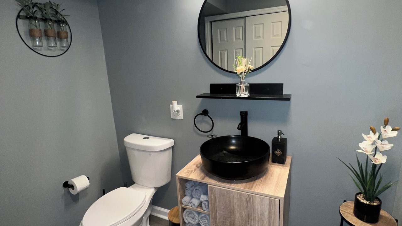 Photo of Bathroom in Orange