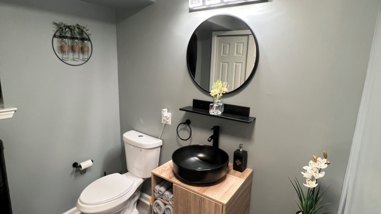 Photo of Bathroom in Orange