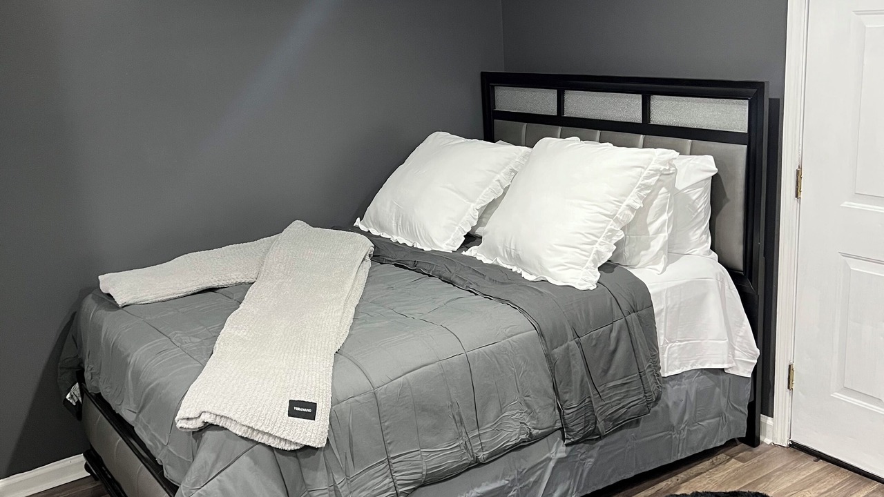Photo of Bedroom in Orange