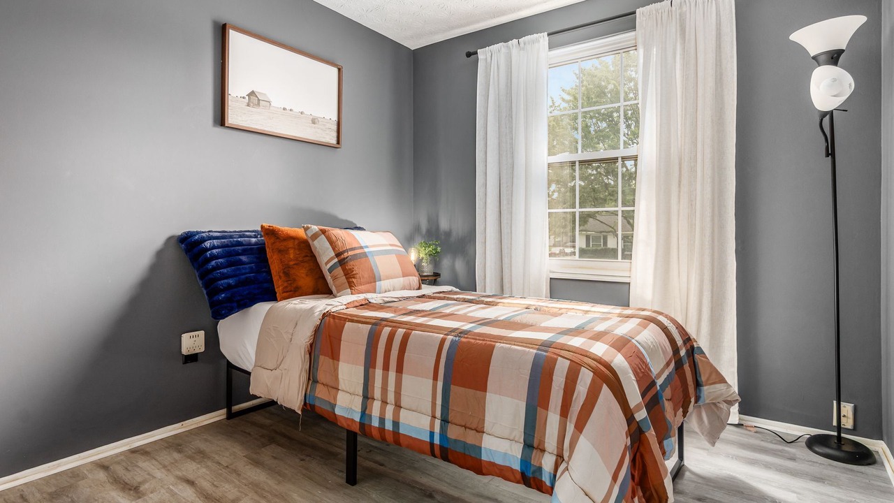 Photo of Bedroom in Summit Station
