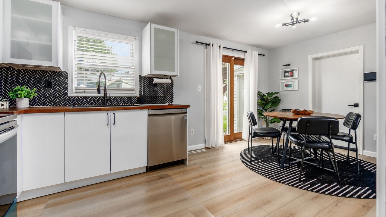 Photo of Kitchen in Summit Station
