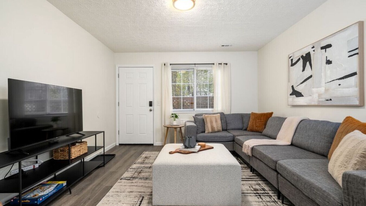 Photo of Livingroom in University District