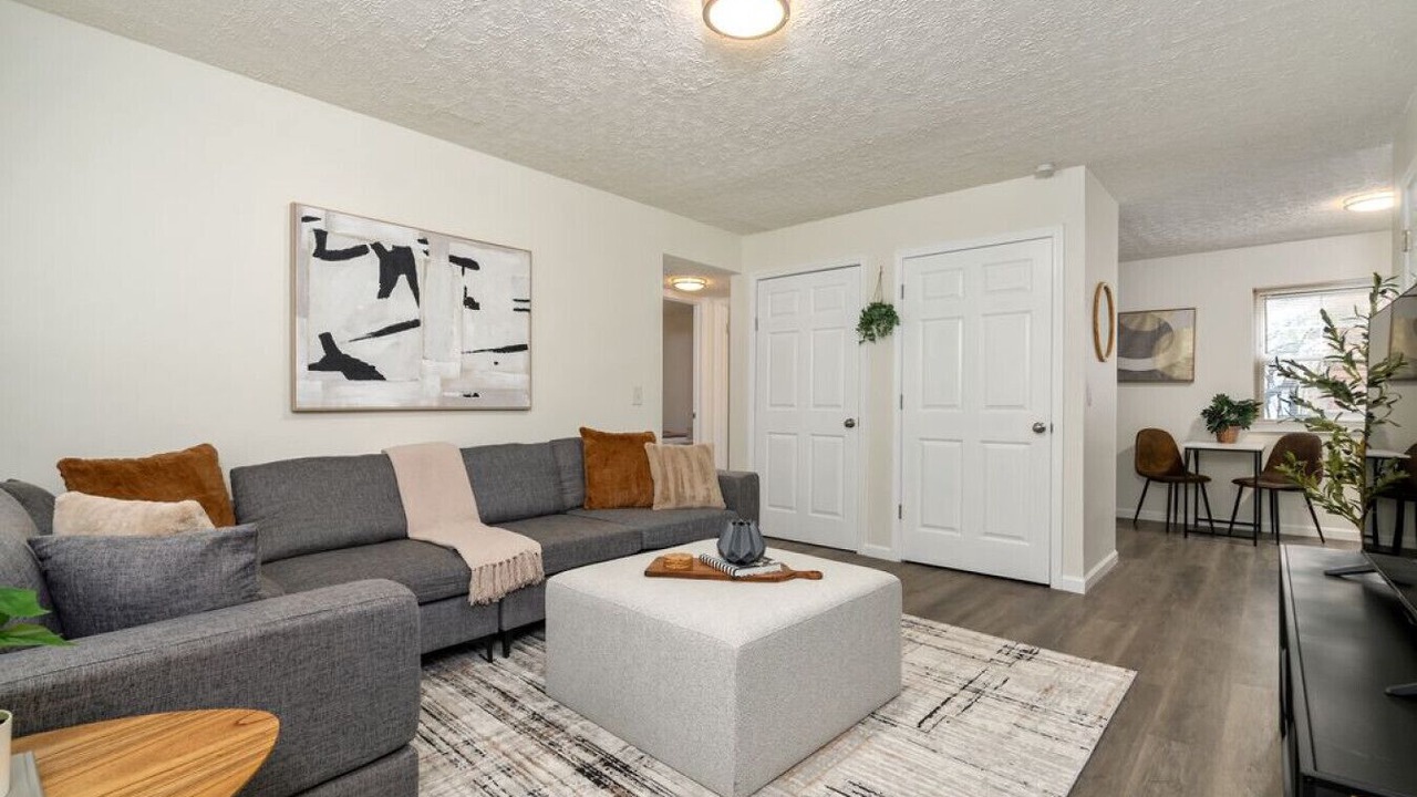 Photo of Livingroom in University District