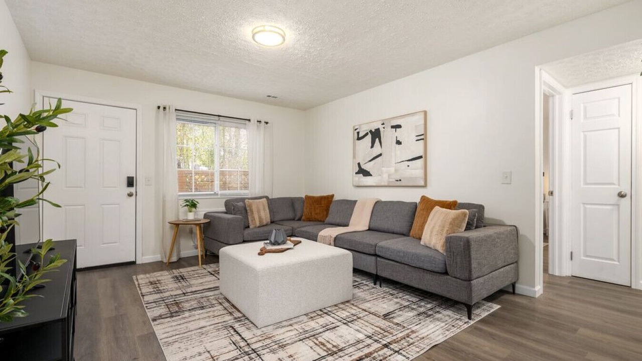 Photo of Livingroom in University District