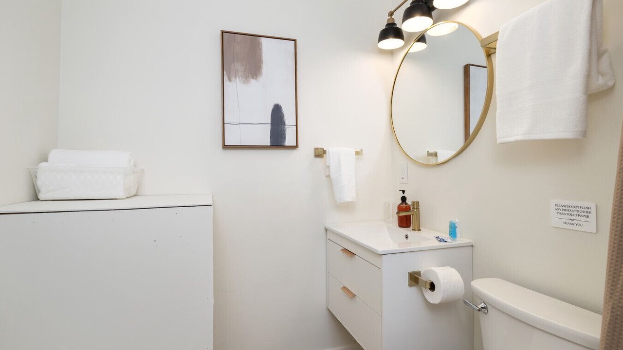 Photo of Bathroom in Downtown Columbus