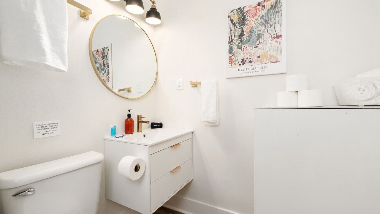 Photo of Bathroom in Downtown Columbus