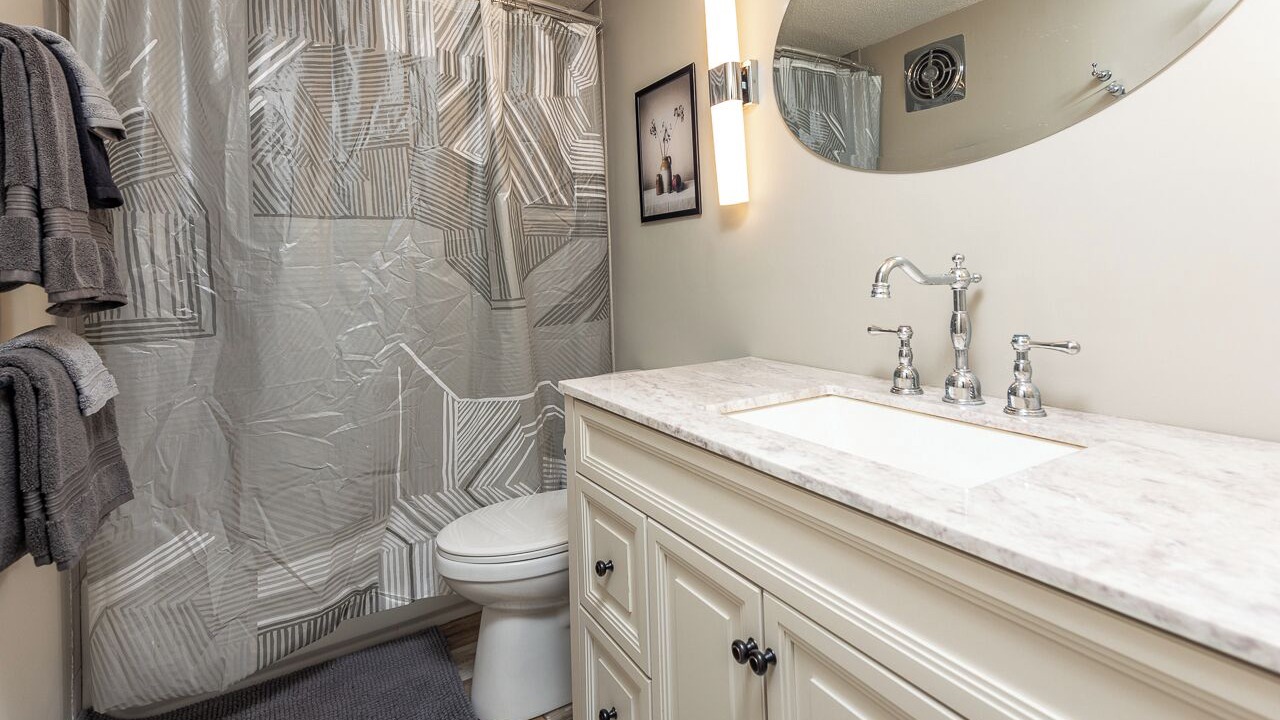 Photo of Bathroom in Cooper-Young Historic District