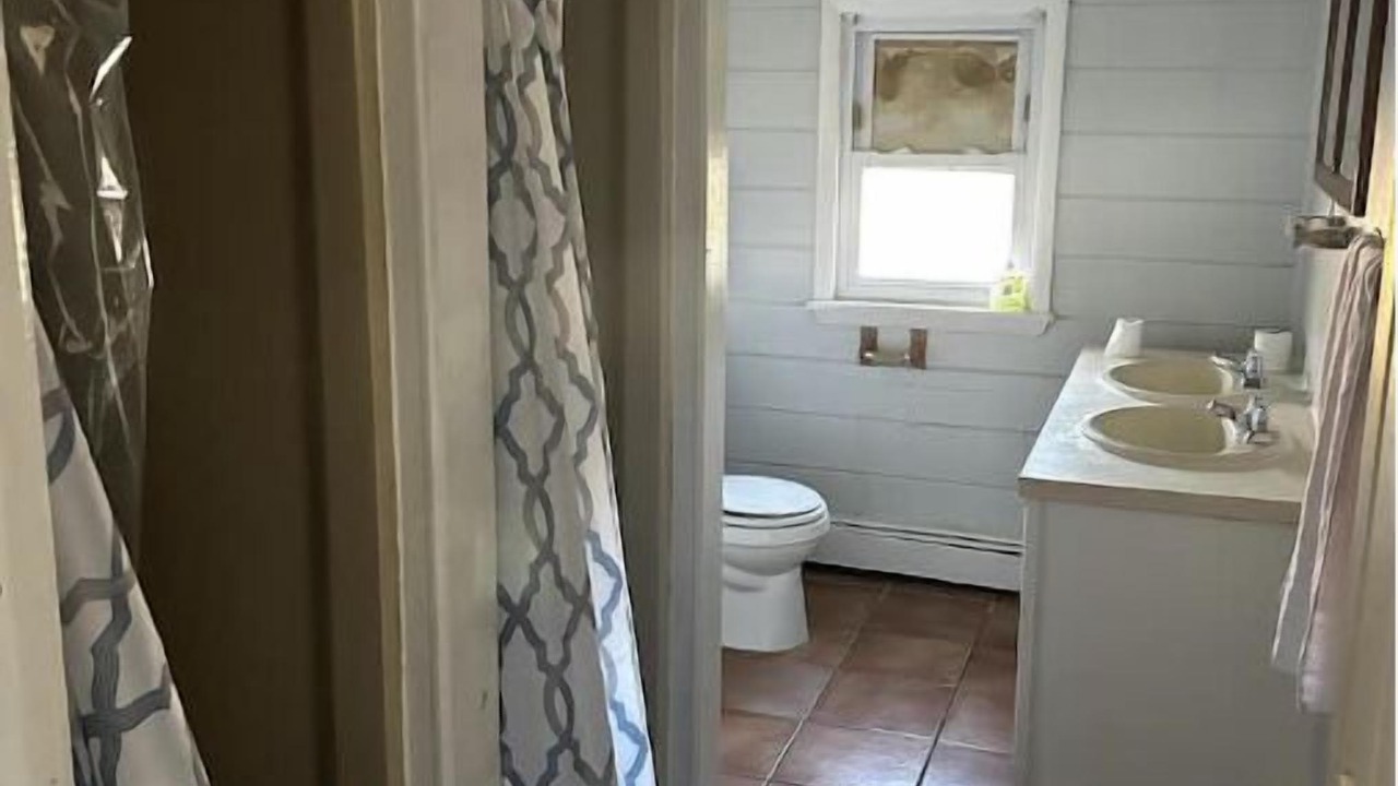 Photo of Bathroom in Warfordsburg