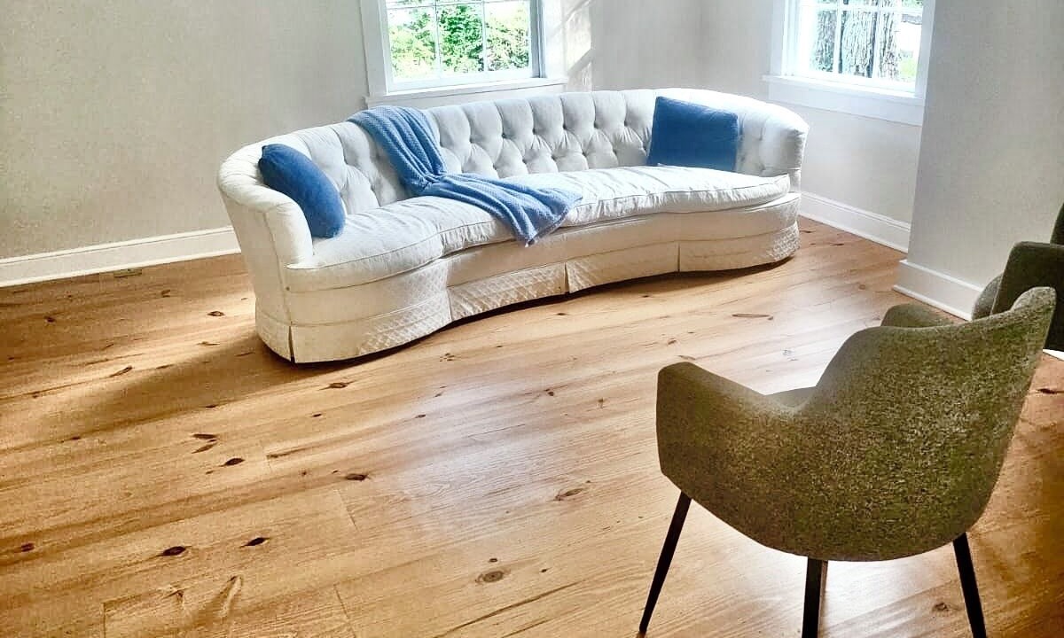 Photo of Livingroom in Danboro