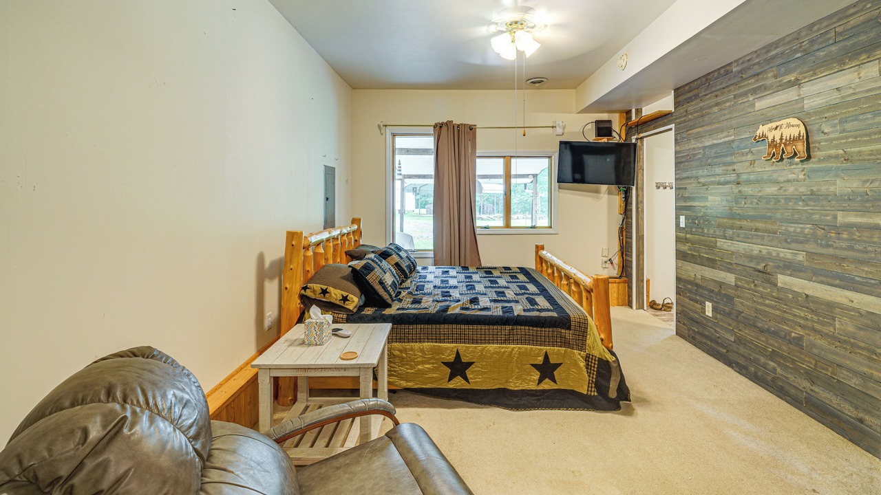 Photo of Bedroom in Adrian