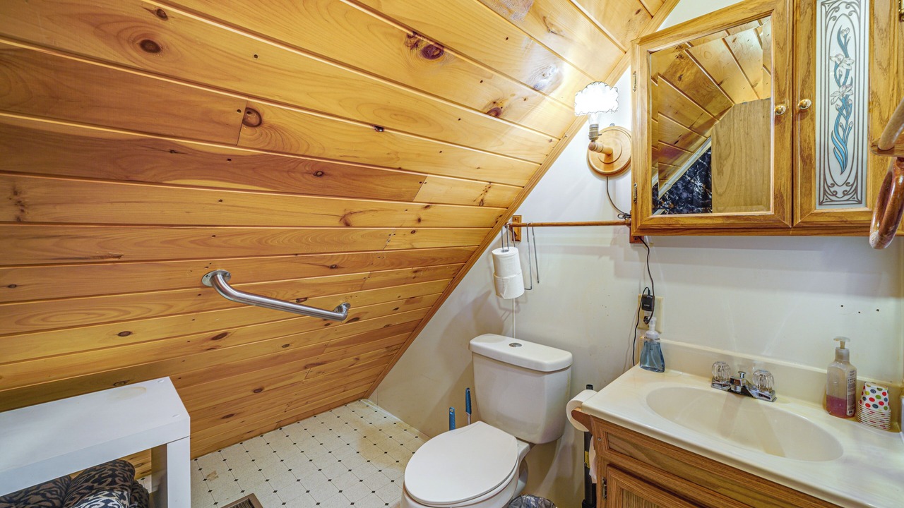 Photo of Bathroom in Adrian
