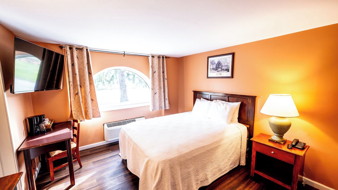 Photo of Bedroom in Shawnee On Delaware