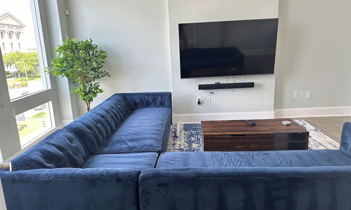 Photo of Livingroom in Downtown Baltimore