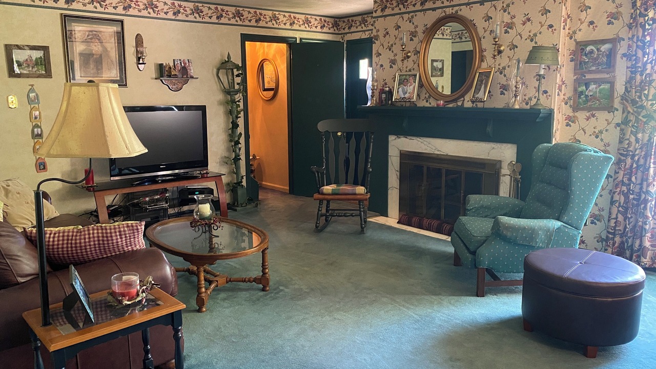 Photo of Livingroom in South Hills