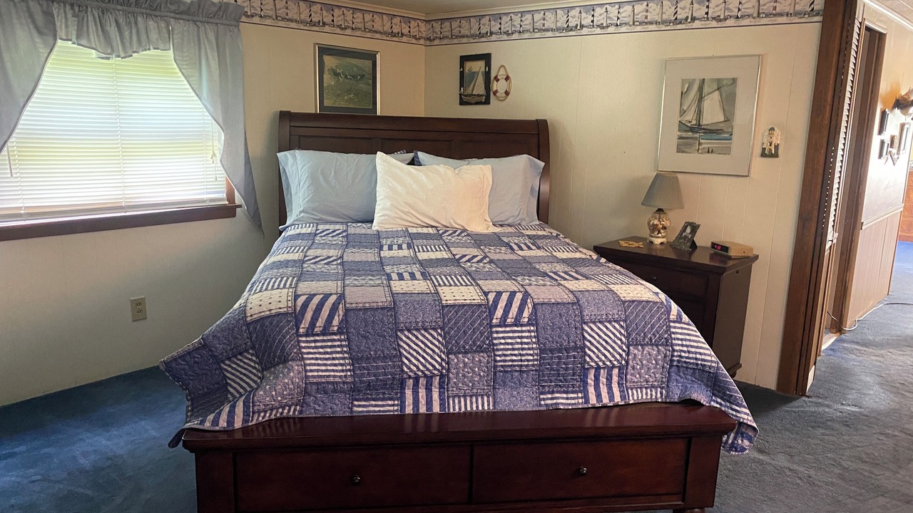 Photo of Bedroom in South Hills