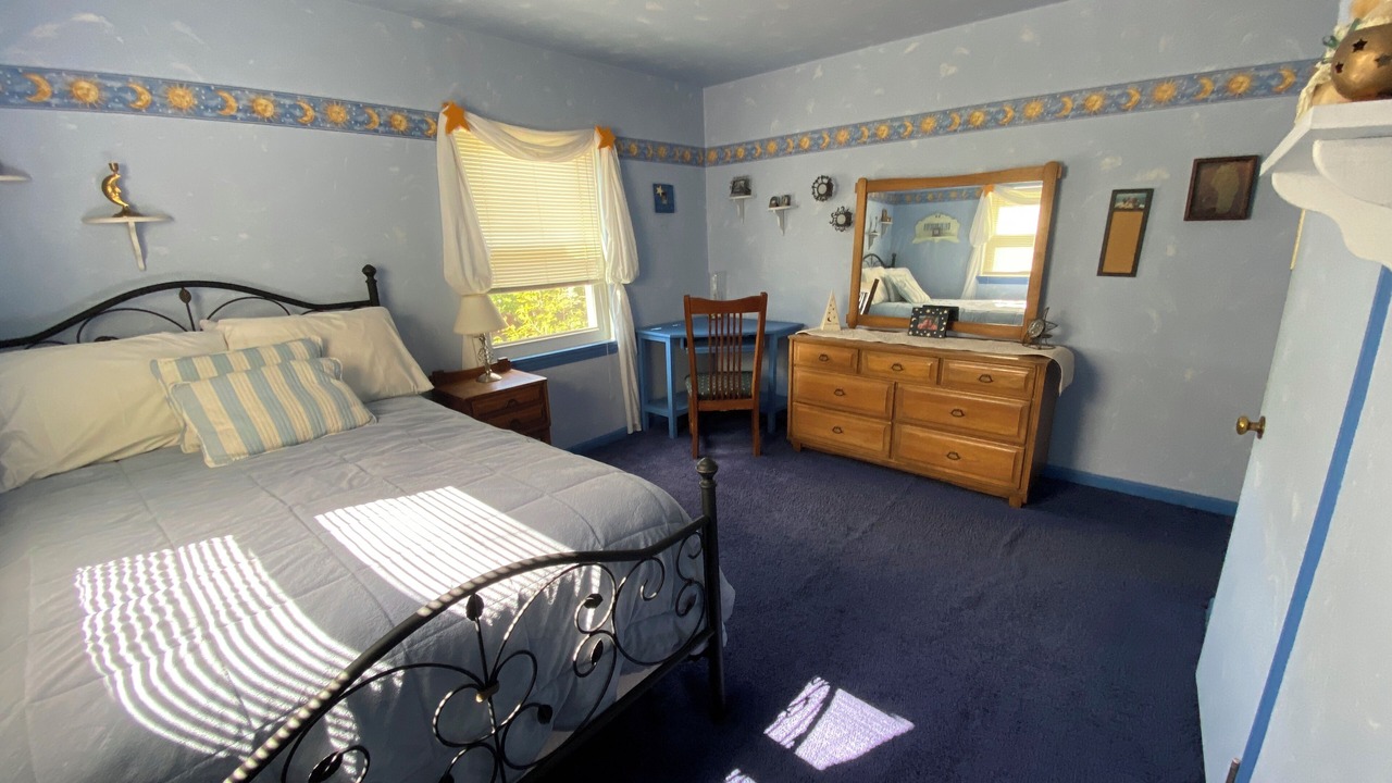 Photo of Bedroom in South Hills