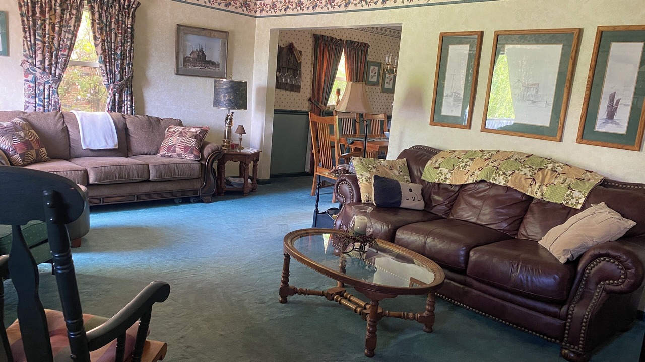 Photo of Livingroom in South Hills