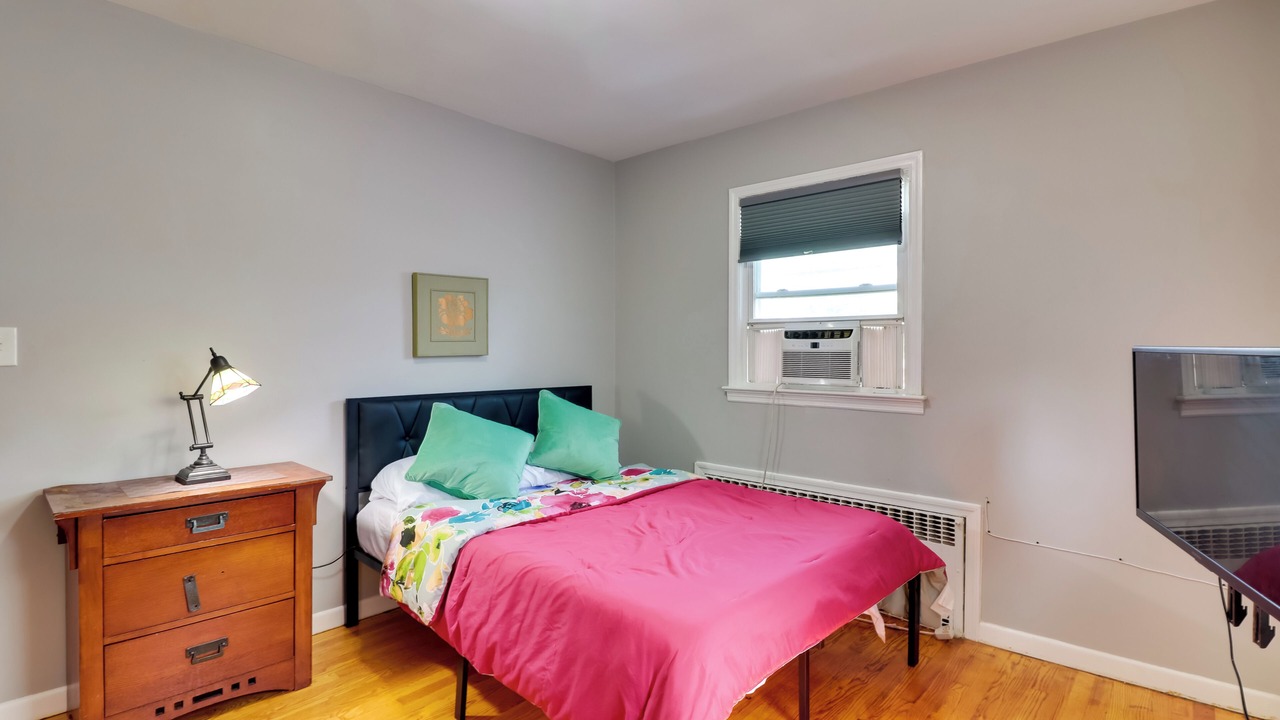 Photo of Bedroom in Hillside