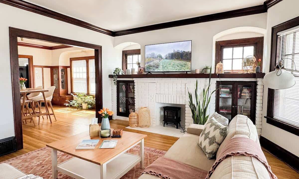 Photo of Livingroom in Lakewood