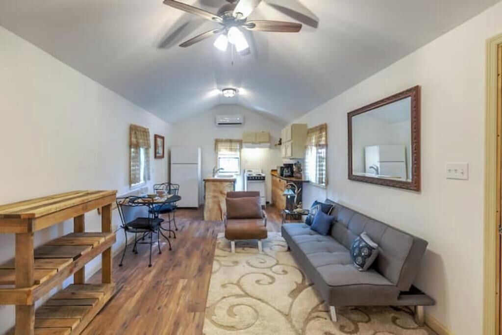 Photo of Livingroom in Luttrell