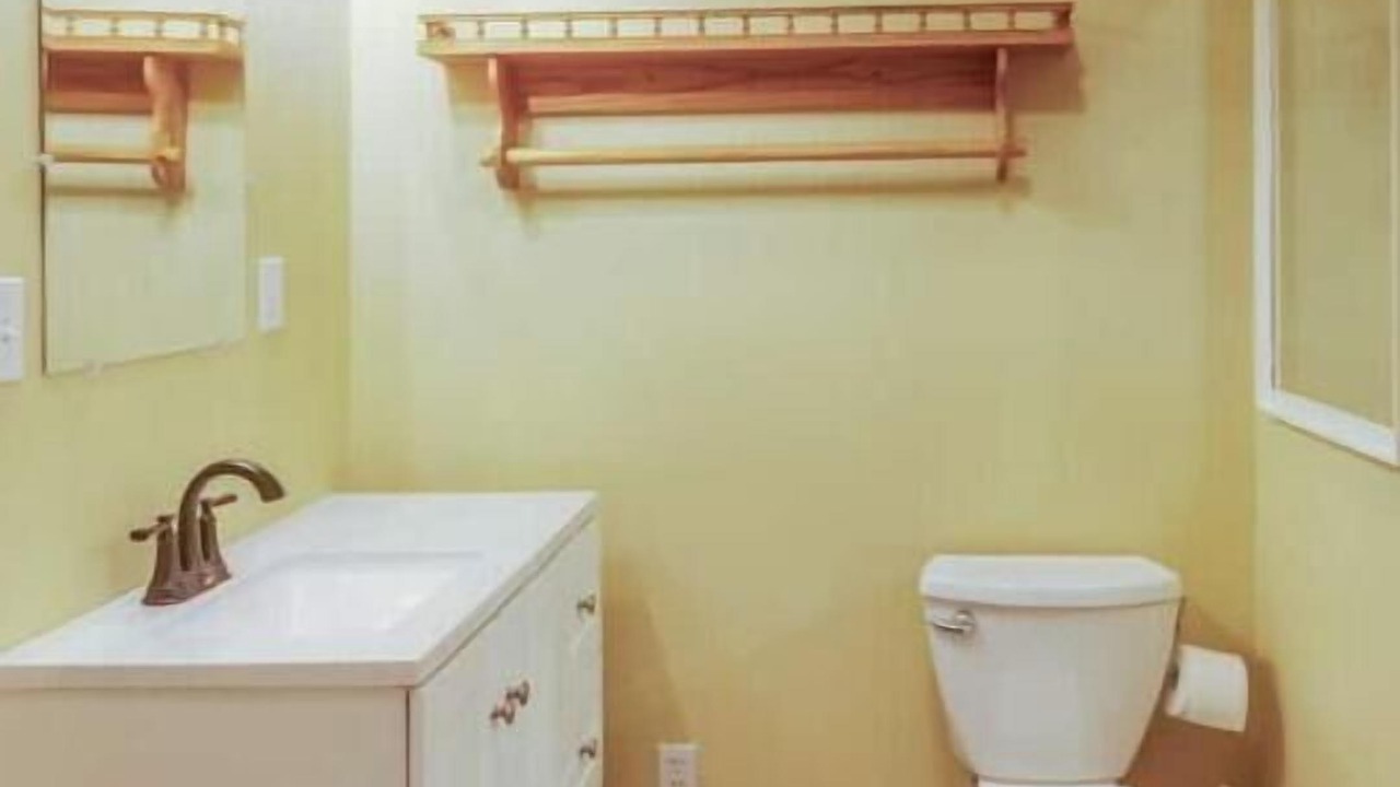 Photo of Bathroom in Luttrell