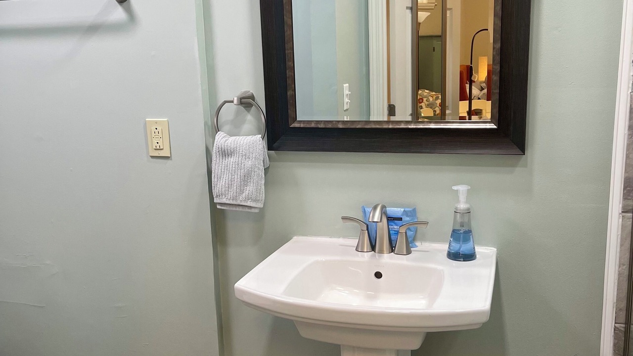 Photo of Bathroom in Warren