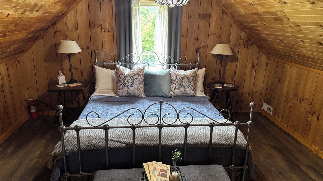 Photo of Bedroom in Wilson Creek