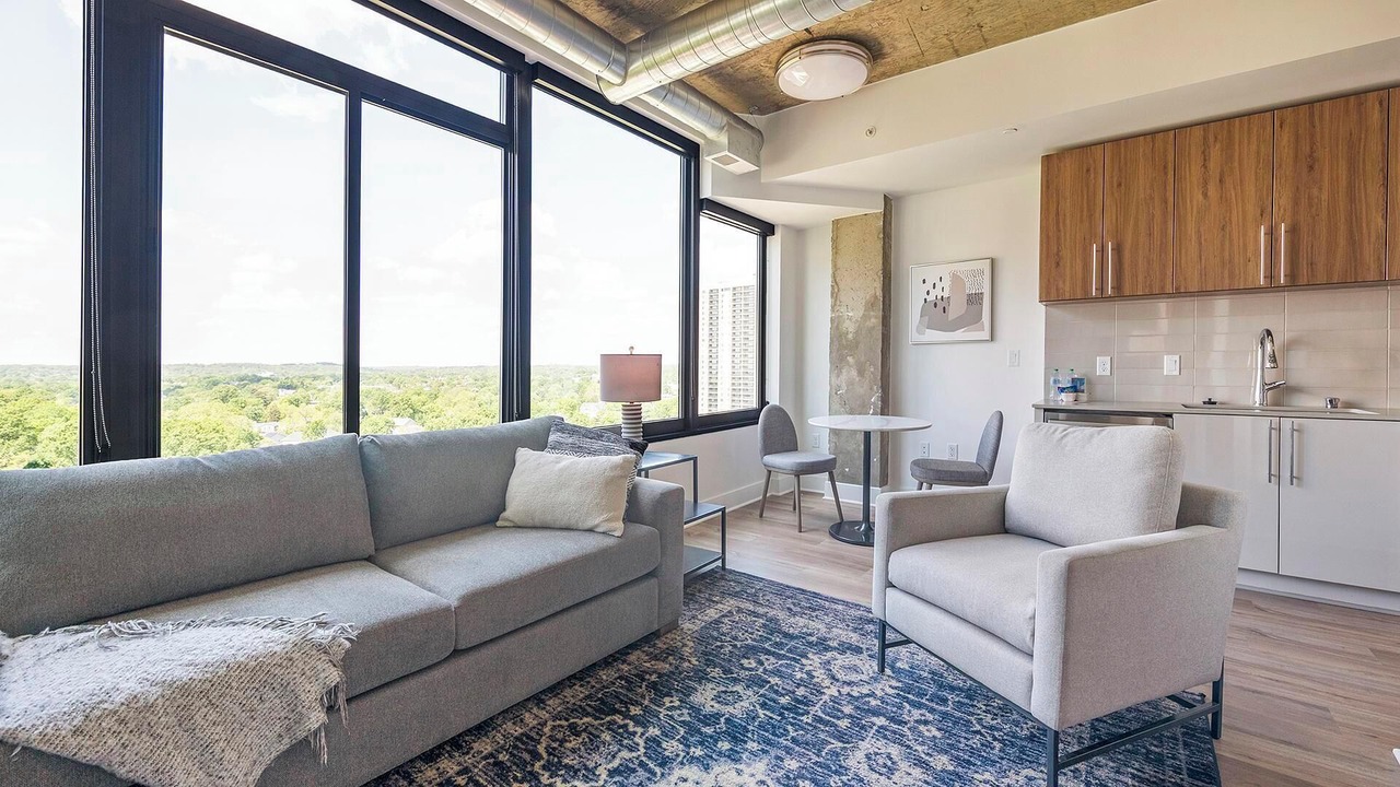 Photo of Livingroom in Baileys Crossroads