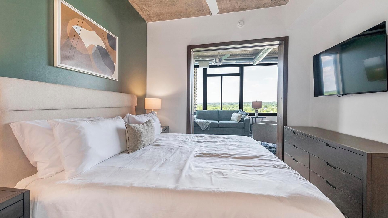 Photo of Bedroom in Baileys Crossroads