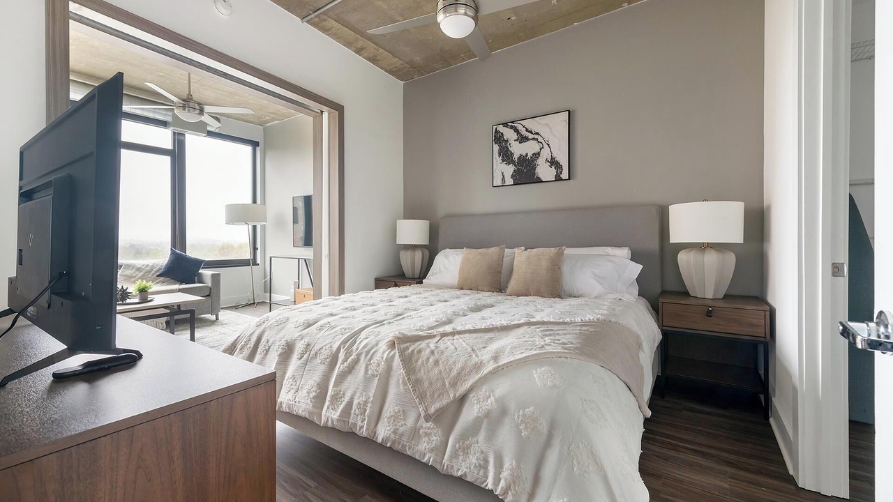 Photo of Bedroom in Baileys Crossroads